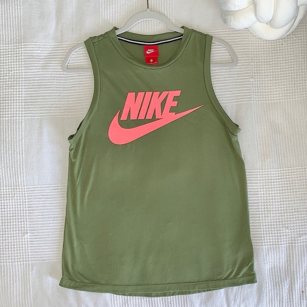 Women’s Nike Tank Top